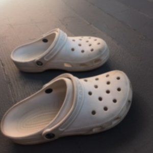white crocs (men-6 women-8)